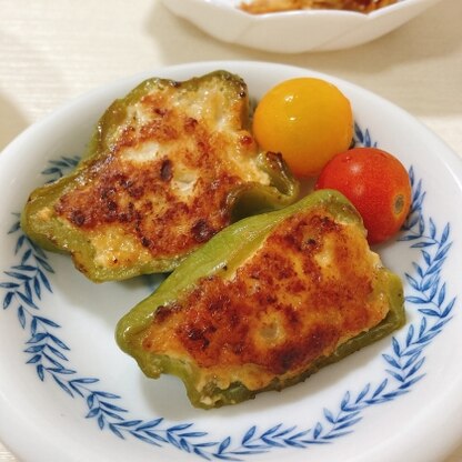 鶏のひき肉しかないけどピーマンの肉詰め食べたい！！と思ったらちゃんとレシピがあって助かりました♡とってもおいしかったです◡̈⃝︎⋆︎*